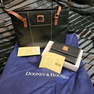 Dooney and bourke set